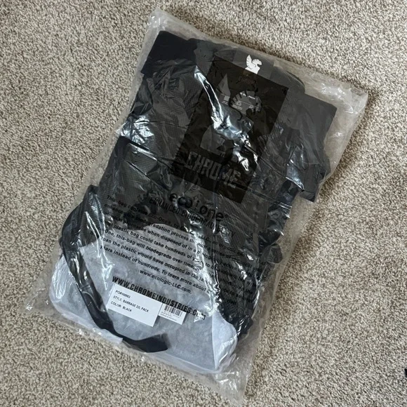 NWT Chrome Industries Barrage Backpack 22L - Picture 5 of 5